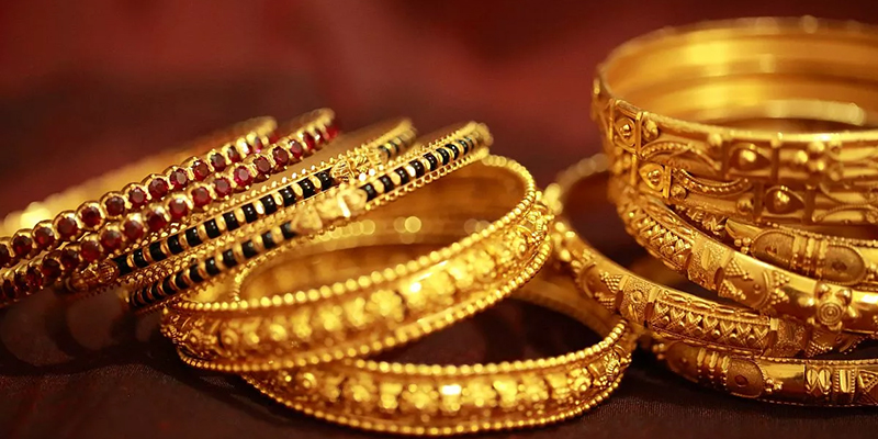 Россияне резко увеличили покупки золота и золотых украшений