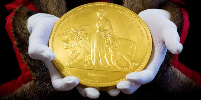 Сколько стоит монета из чистого золота